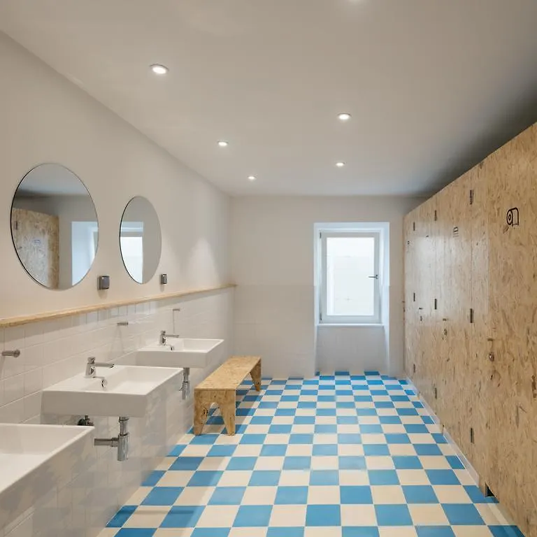 Hostel Conii & Suites Algarve Quarteira