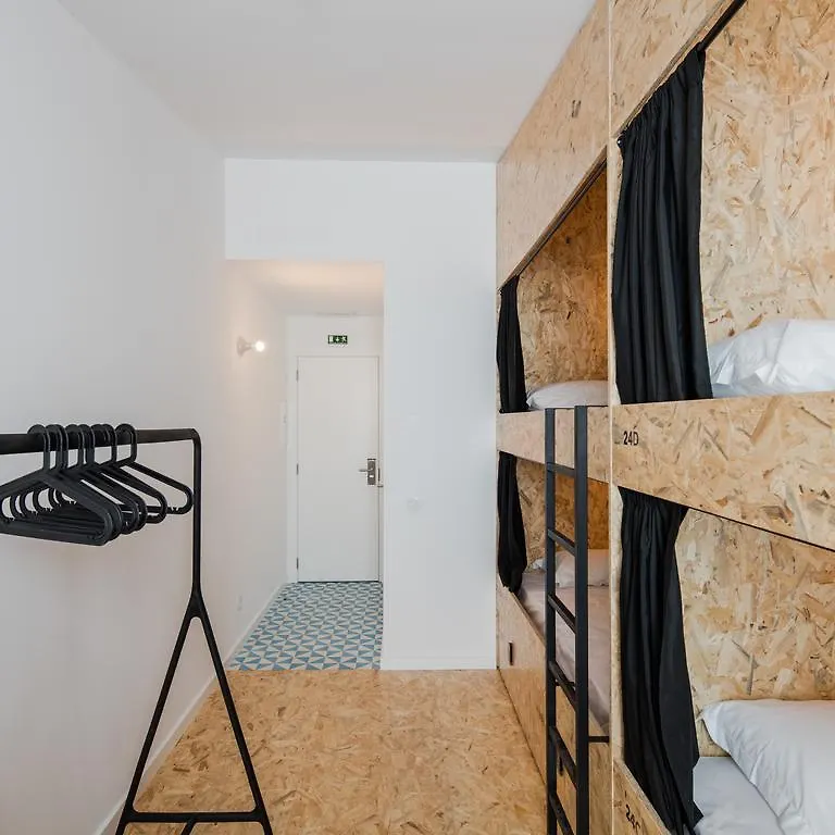 Hostel Conii & Suites Algarve Quarteira