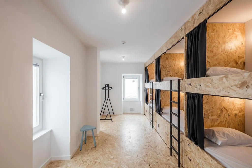 Hostel Conii & Suites Algarve Quarteira 0*,