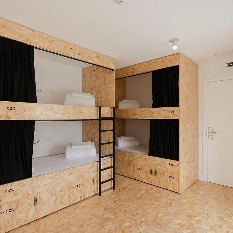 Hostel Conii & Suites Algarve Quarteira