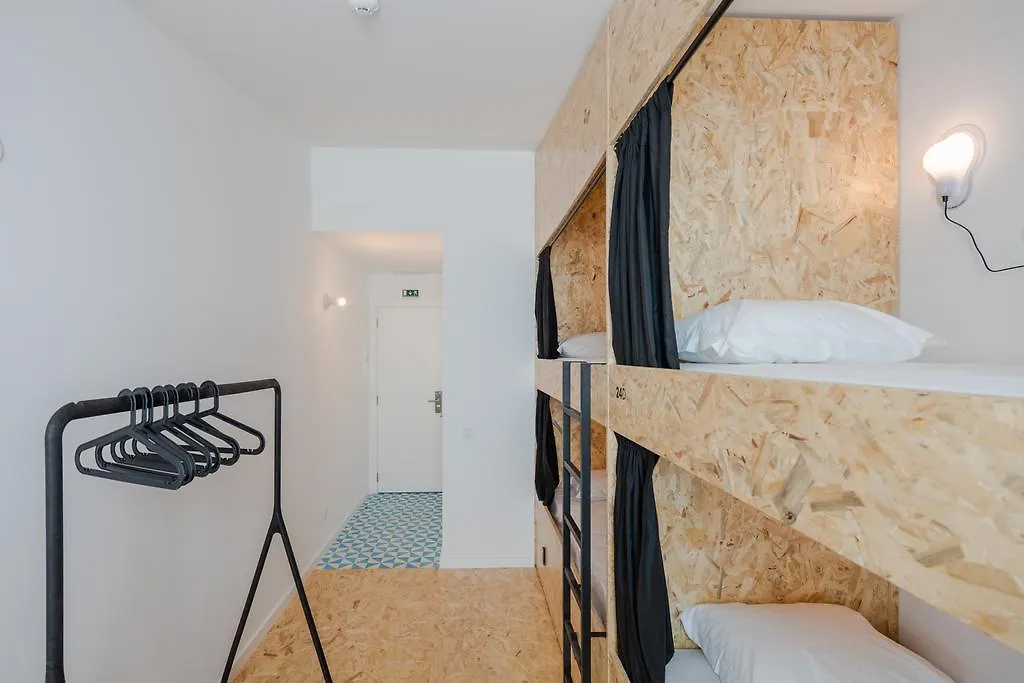 Hostel Conii & Suites Algarve Quarteira