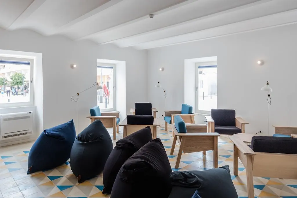 Hostel Conii & Suites Algarve Quarteira