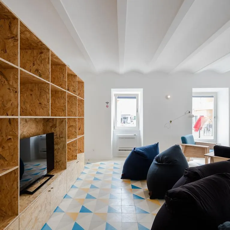 Hostel Conii & Suites Algarve Quarteira